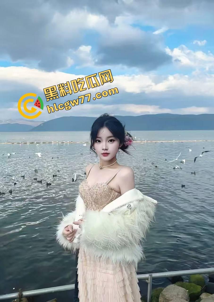 京城富哥G哥御姐嫩妹通杀调教，夜夜换女不重样，兄弟联动双人轮番喂鸡，豪宅开啪局征服全京骚逼！-6