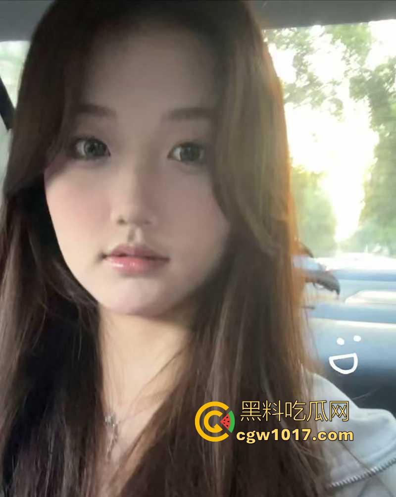 安徽工商学院反差婊【李梦瑶】约炮成瘾，擅长口交深喉，最爱无套内射，跟学长约炮录露脸吸吮挨操淫片，直接骑乘！-2