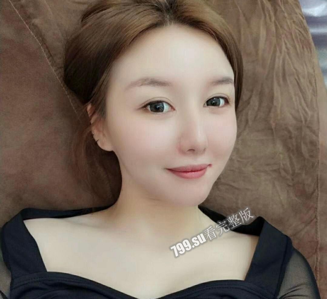 云盘泄露 高颜值反差婊 宋翊儿 第一视图 清纯女神淫荡的一面-4