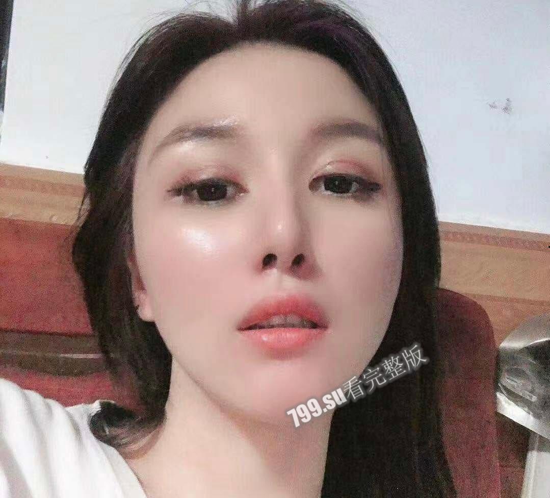 云盘泄露 高颜值反差婊 宋翊儿 第一视图 清纯女神淫荡的一面-7