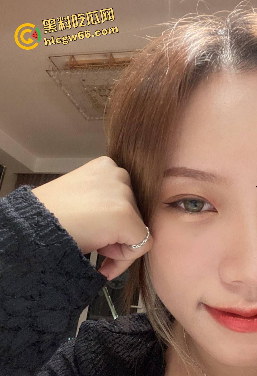 闺蜜卧底变情妇，天津巨乳少妇『李丹 』我老婆的闺蜜竟然成了我深夜在浴室猛操两小时的发泄母狗？-1