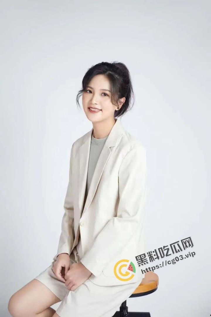 桐乡 男子因纠纷行凶 用榔头猛烈锤击美女律师头部  当场被制服-1