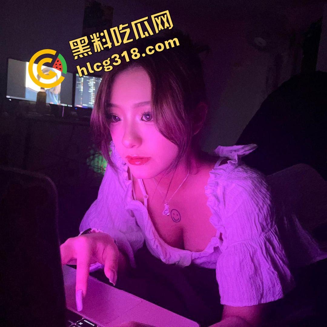 极品身材反差婊台妹，台湾医院医美助理啪啪流出，大奶翘臀被操到扭断，她的腰到底做没做环吸！-4