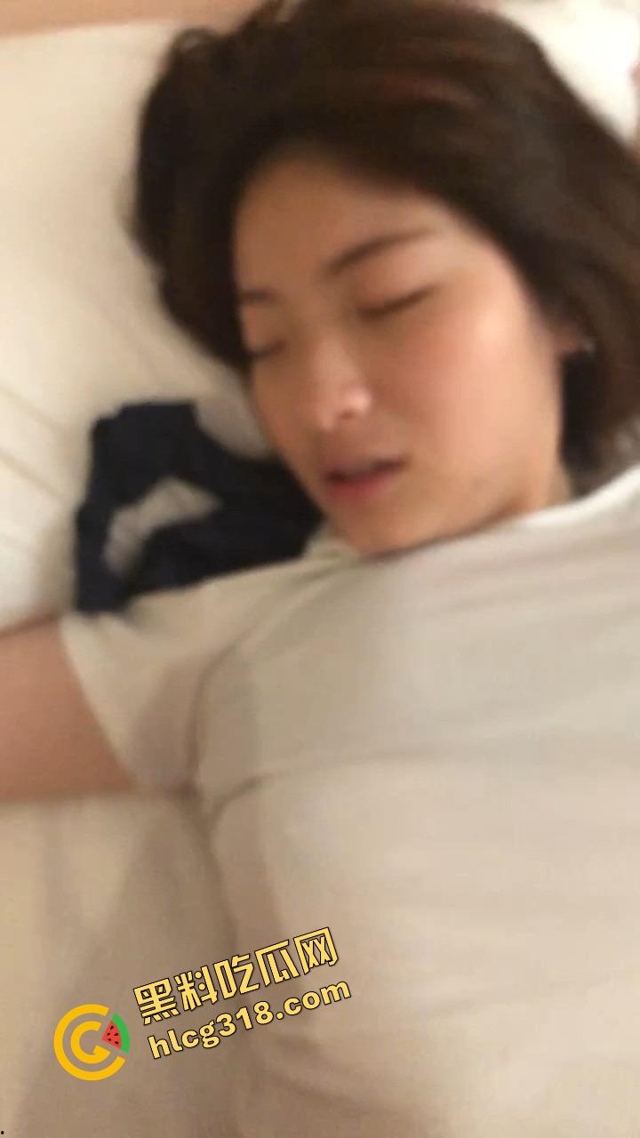 极品身材反差婊台妹，台湾医院医美助理啪啪流出，大奶翘臀被操到扭断，她的腰到底做没做环吸！-5