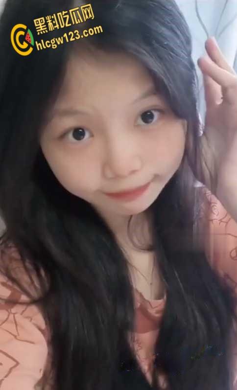 福建泉州师范学院【胡琼月】, 热恋期间约炮调教视频曝光, 后入爆操最后全射口中!-1