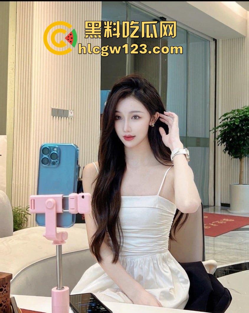 社交软件约炮极品大学生 见面就直接干 一边接电话一边后入 完全顶不住全射进去了！-1