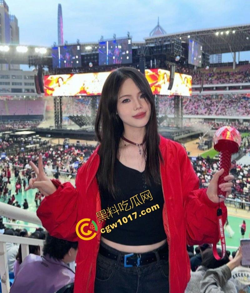 猛捅金融艳女！银行职员升职秘籍：深喉巨棒，翘臀翻滚，领导狂插爆鸡，人前淑女人后荡妇，极致淫乱视频曝光！-9