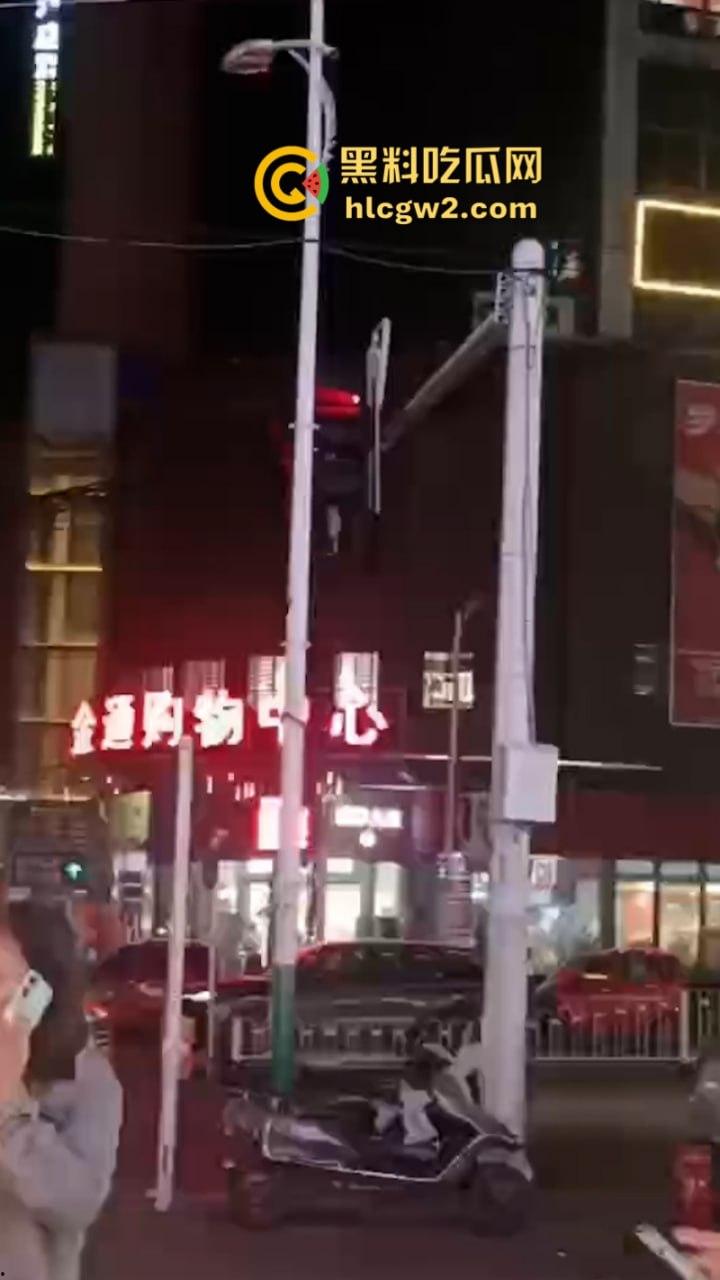 实力坑娃！湖南益阳桃江女子欠20元赌资不给 儿子上门出气却被老板哥哥持刀反杀-4