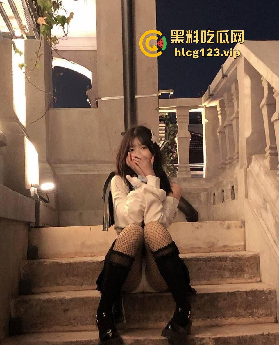 沧州大二美少女【欧拉丽】，黑丝腿袜加持，酒店激情啪啪被调教听话，逼水满满！-13