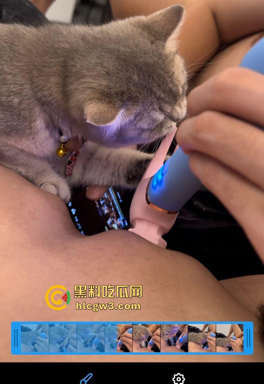 精神小妹【屁小六】润到澳洲彻底放飞！大尺度露出自拍泄密，情趣制服换装搞性爱啪啪，骚得完全停不下来！-18