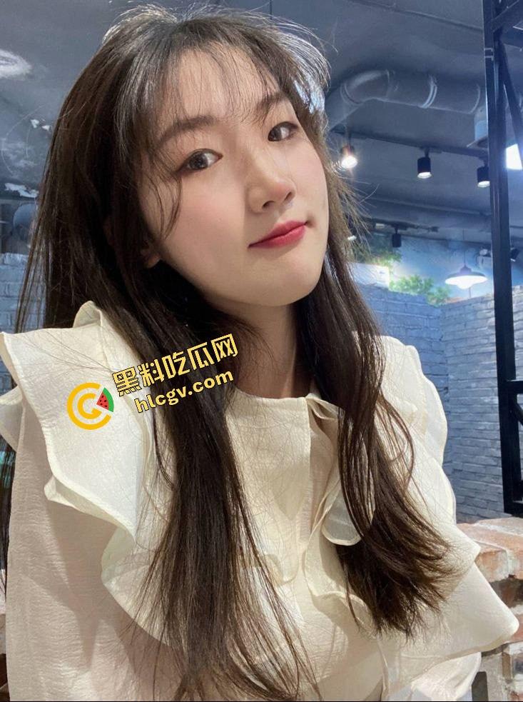 贵州遵义医科大学反差女大『唐艳梅』脸长得骚床上更骚 校外约炮单男赚钱 独家曝光流出！-3