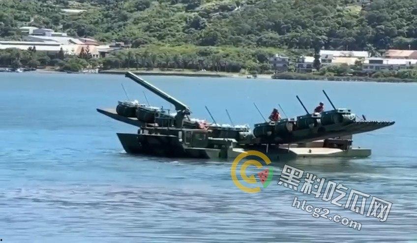 台湾“汉光40号”演习实况曝光，工兵在淡水河面快速部署惊人场景，网友惊叹演习规模！-2