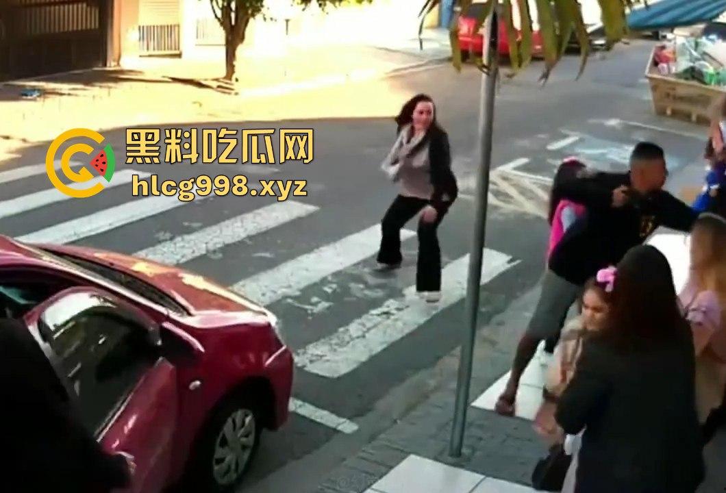 嚣张歹徒持枪抢劫反被当场击毙！美国加州街头上演自食恶果大戏！-7