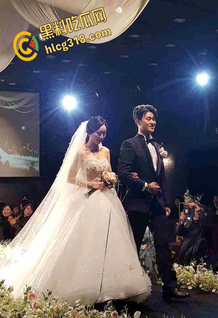 韩国人妻性感婚照，床上却骚浪无比，骑大哥肉棒狂扭不休，无套后入内射被猛操服帖 ！-2