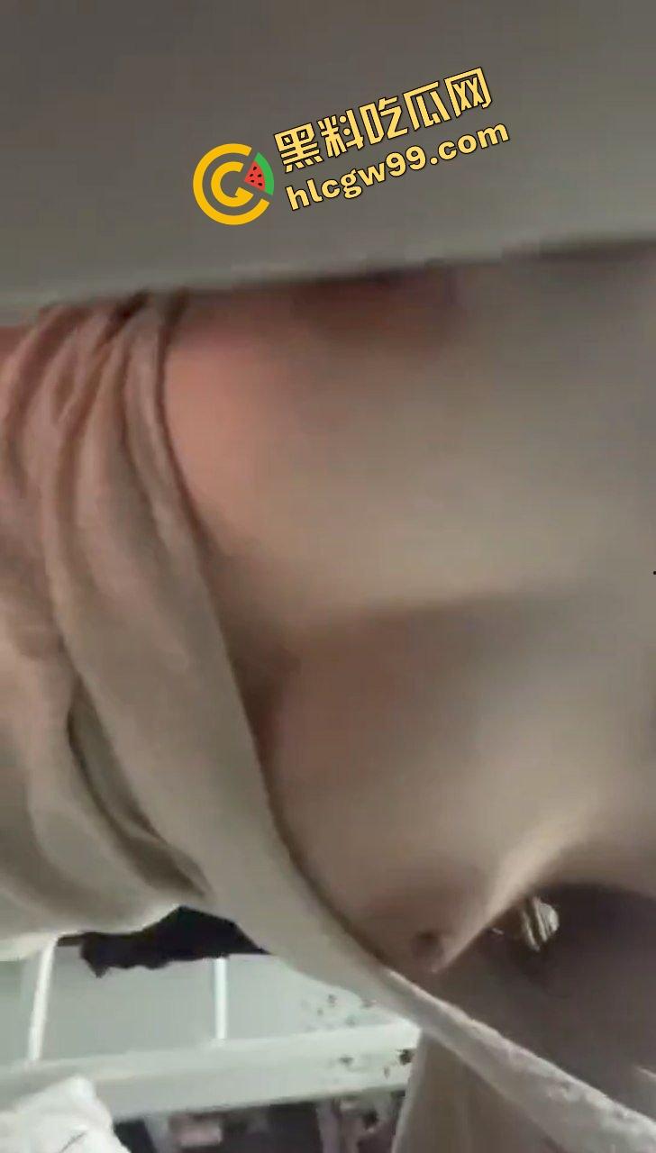 哈工大反差女大露出癖母狗『林楚涵』宿舍内刺激露奶，骚闺蜜帮拍渔网站立后入暴操！独家曝光流出！-7