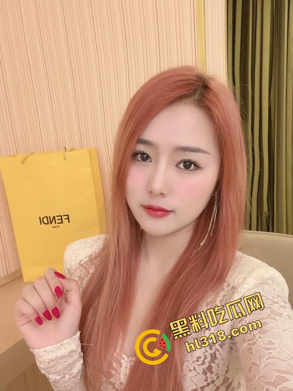 苏州高颜值名媛团，姐妹组团3P4P轮流服侍金主，一炮一个香奈儿包包，姐妹齐心闷声发大财！-9