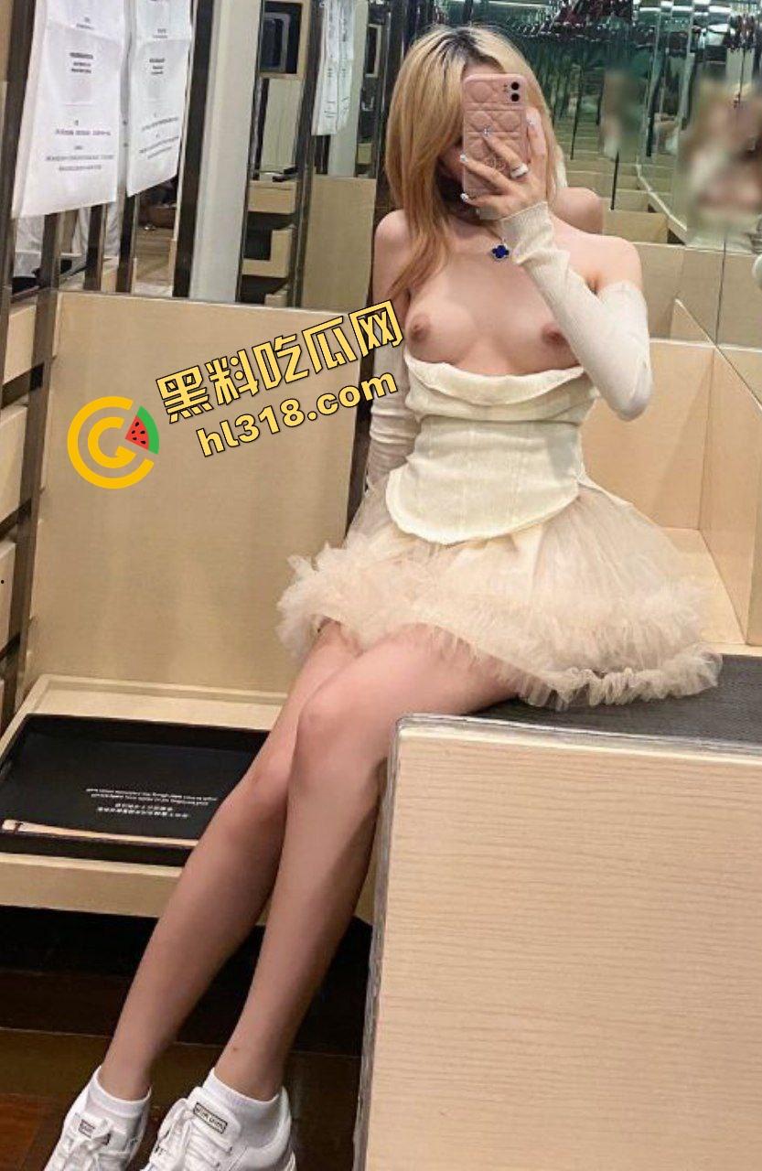 苏州高颜值名媛团，姐妹组团3P4P轮流服侍金主，一炮一个香奈儿包包，姐妹齐心闷声发大财！-18