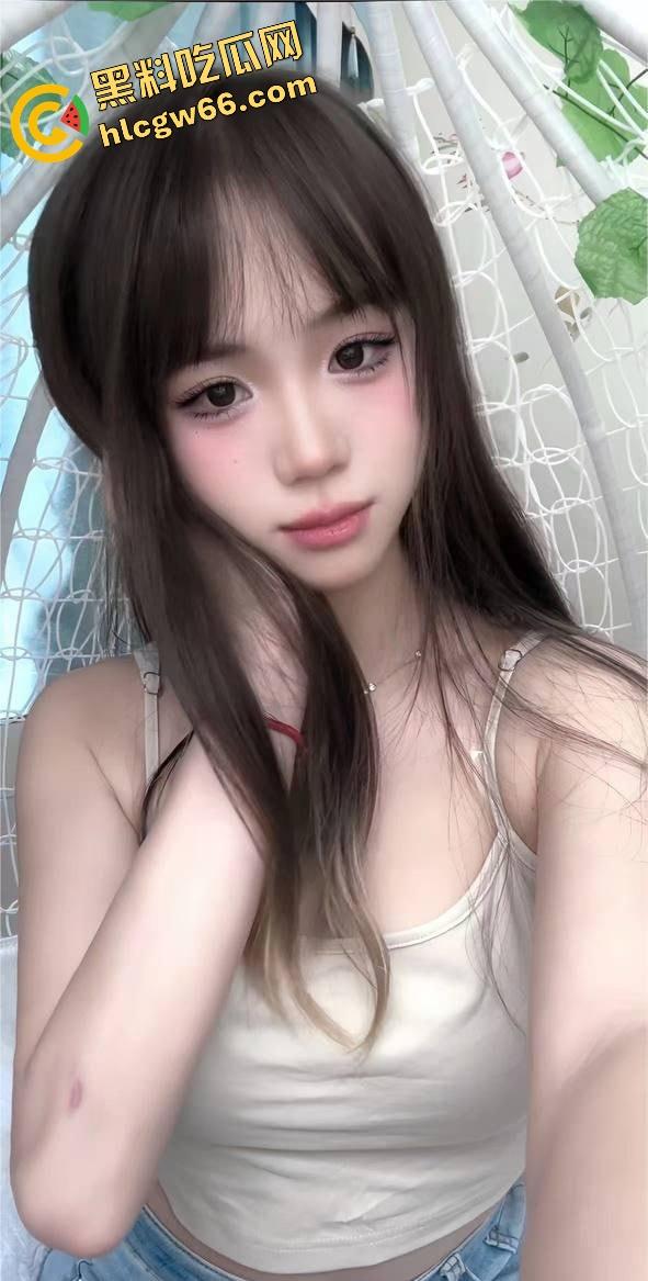 四川通江白虎骚婊『肖秋柔』电竞酒店猛操现场曝光，后入狂干一小时，小穴水多活儿贼骚！-6