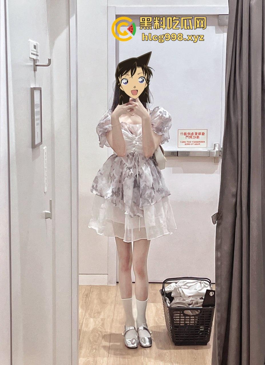 反差人妻【兔兔】推特翻车！优雅骚妻停车位拉进楼道，跪地扒裤九浅一深顶到底！-18