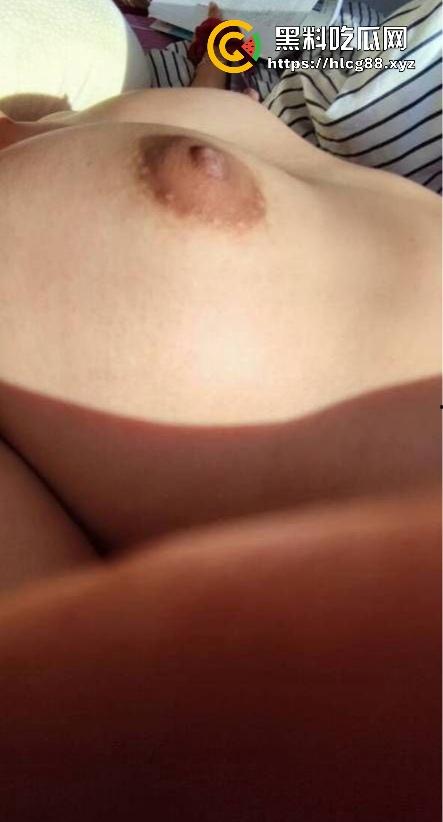 海南文艺气质学生【许琳琳】分手渣男狠泄私愤，渔网连体袜内射片子满网乱窜，浪货情趣花活玩得炉火纯青！-6