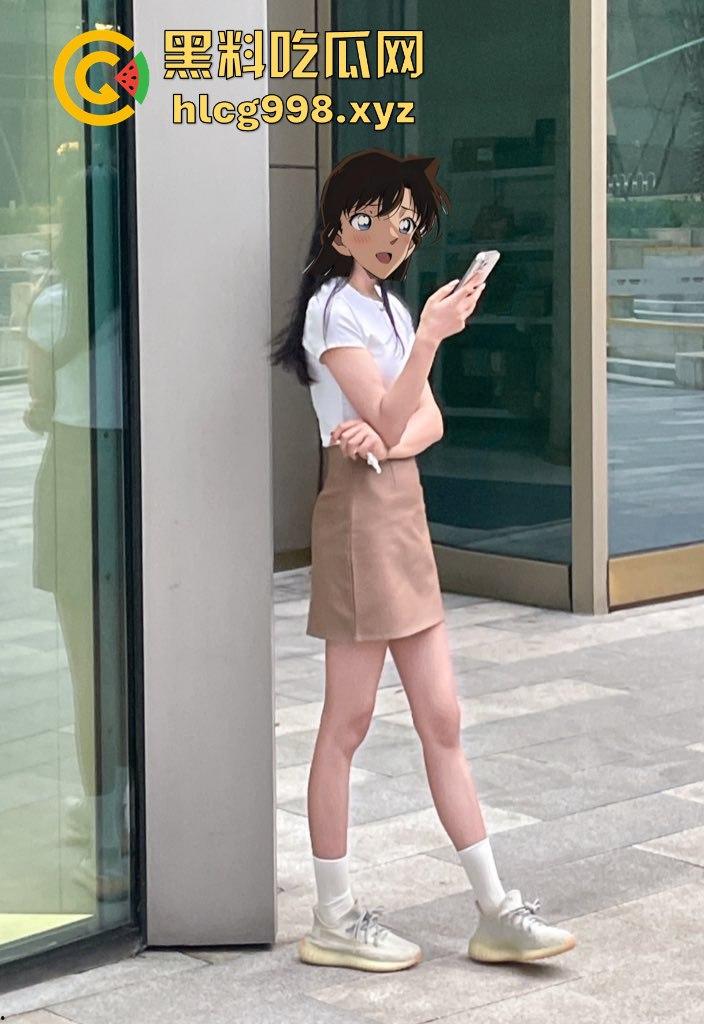 反差人妻【兔兔】推特翻车！优雅骚妻停车位拉进楼道，跪地扒裤九浅一深顶到底！-44