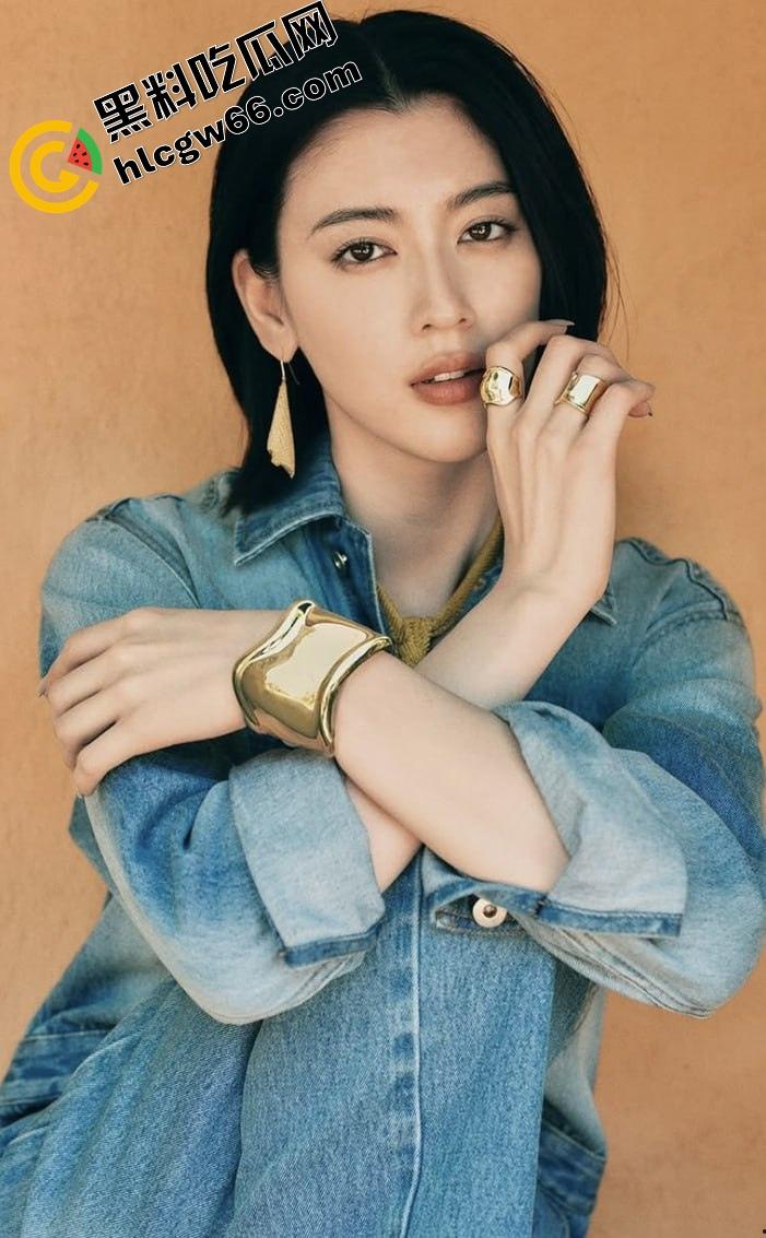 连女人都想舔的白奶【三吉彩花】首次露点片段疯传，奶子好大好翘简直就是尖椒巨乳，日本男星估计操烂她了！-6