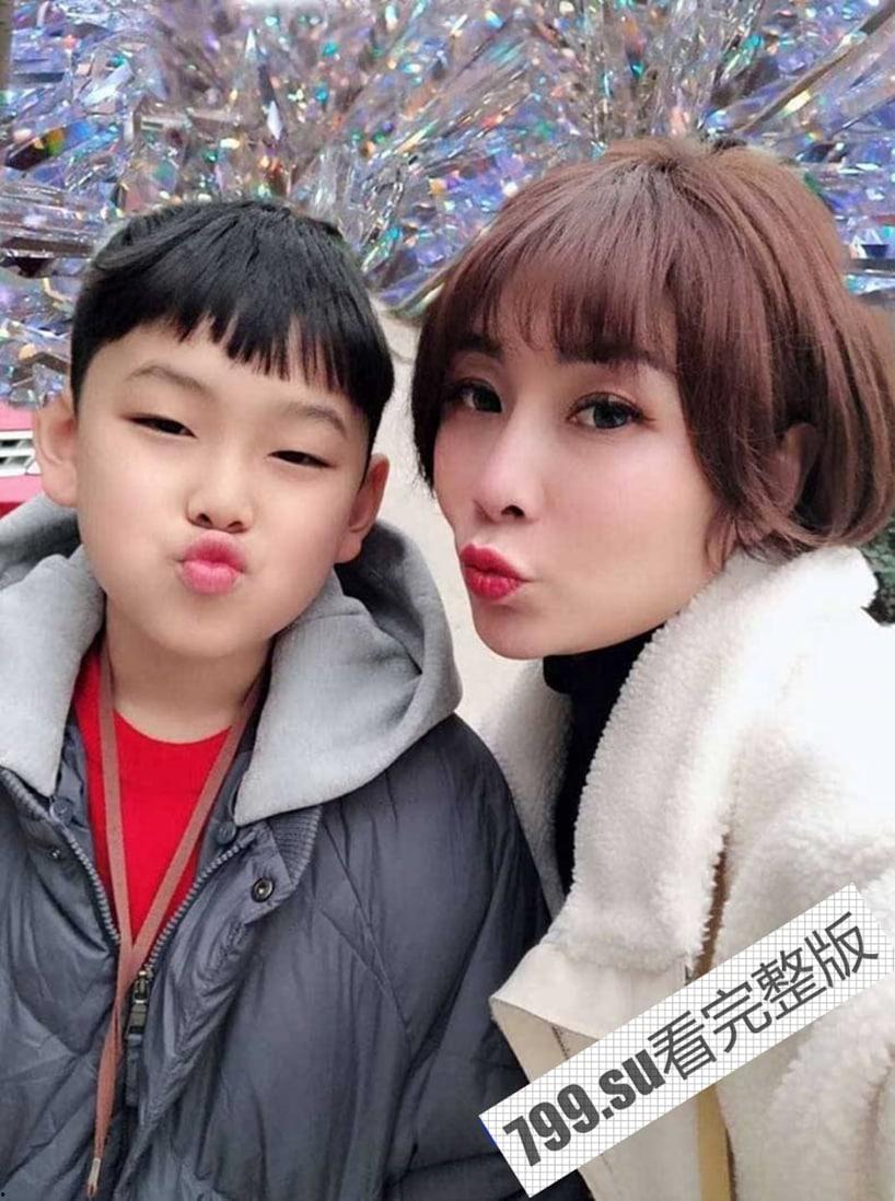 反差婊 离婚少妇的放纵生活 人美 活好 浑身都是宝！-1