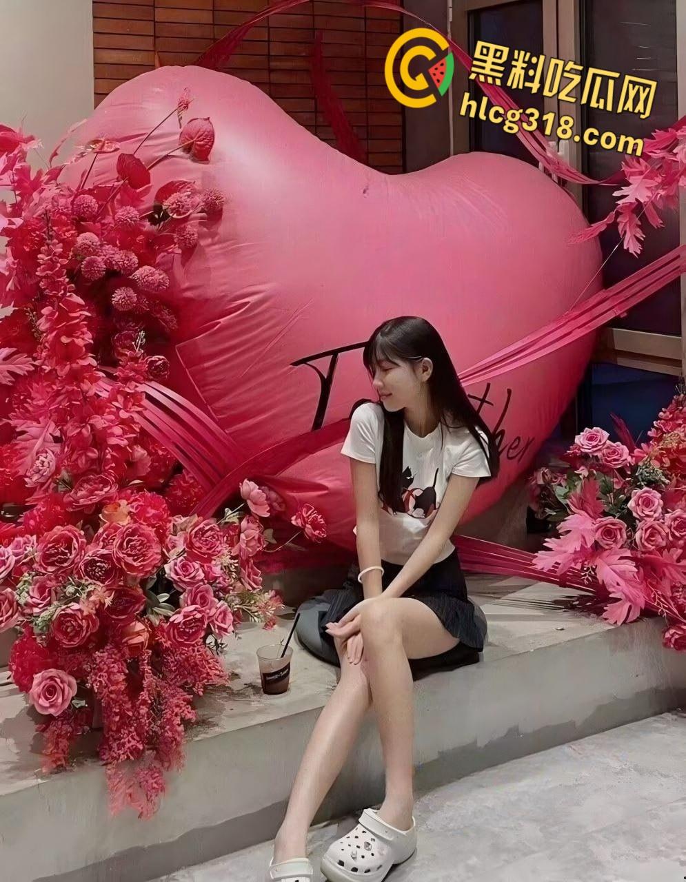 精神小伙情感翻车,三年恋情被老头截胡台球助教,三年感情败在金钱上!-4