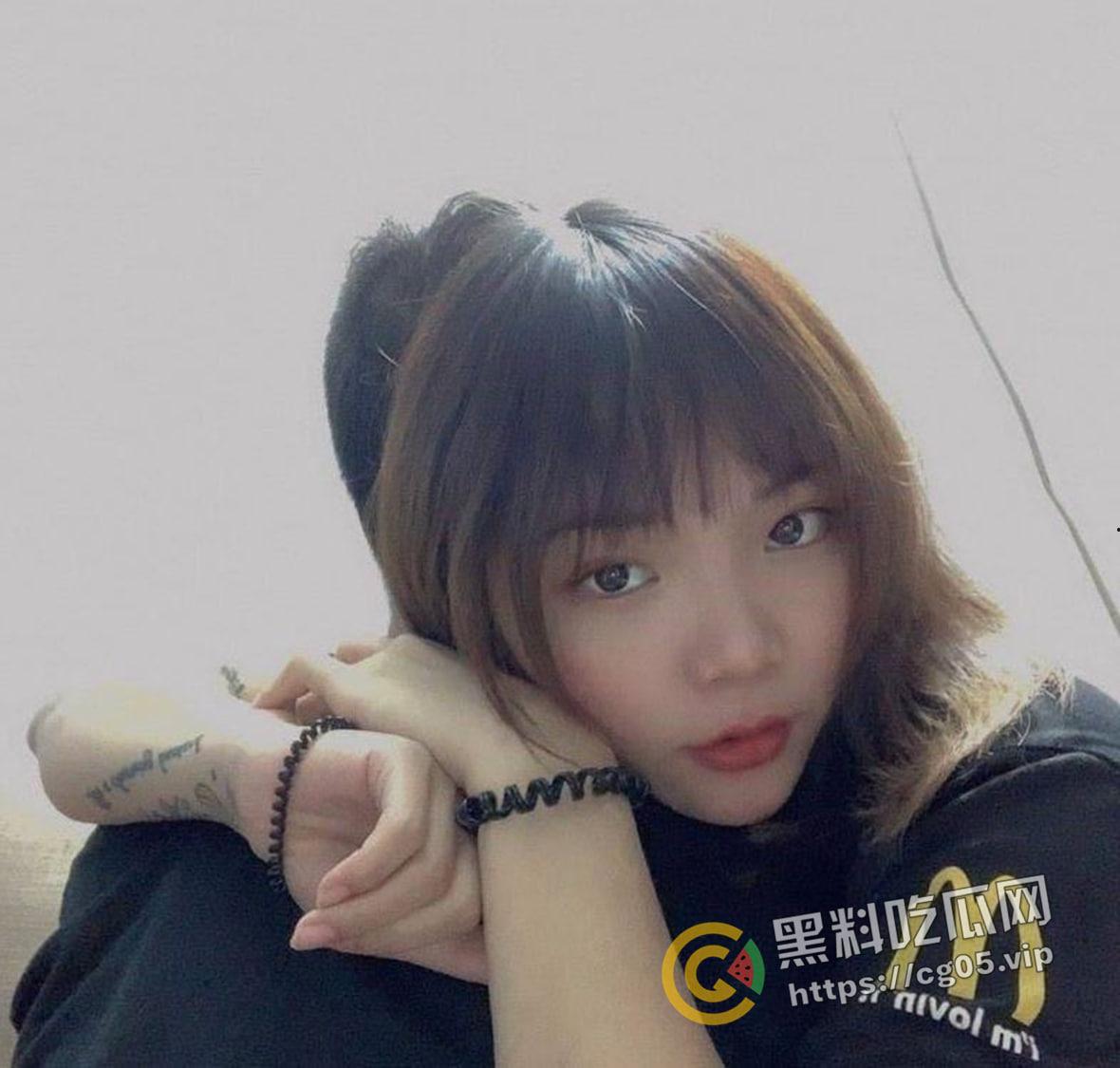 台湾海洋大学台妹被男友流出私密视频 叫床嗲到人都酥了 被粗壮男友干到都快哭了-1