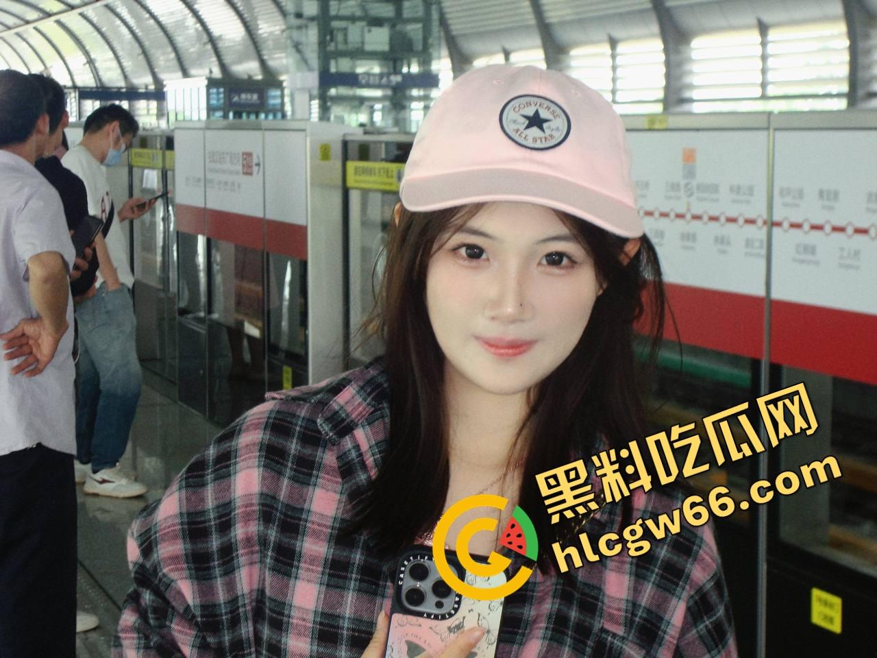 福建瓜友分享邻家少妇『钱悦』趁老公出海来偷玩，含鸡太深呛哭了还不肯停，嘴里喊着要被操出声音！-7