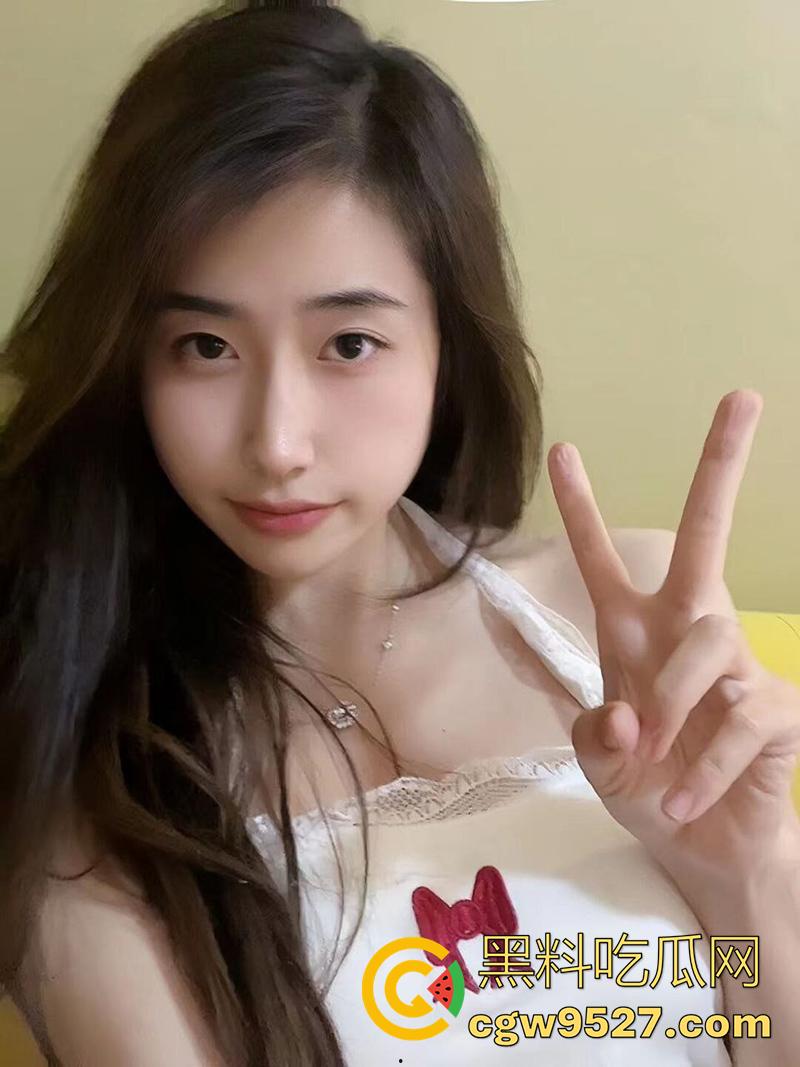 广州职业技师学院【苏婷】，背着男友和闺蜜旅游，喝多被两男轮流爆操，还偷情闺蜜男友，真是骚没边了！-1