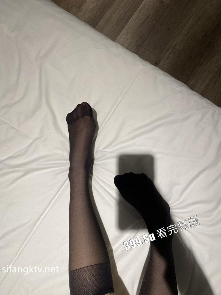 推特福利姬 #杭州妹妹  清纯露脸反差婊，在商场过道被轮流群操，还相互百合舔逼 人体烟灰缸  母狗含量极度超标！！-7