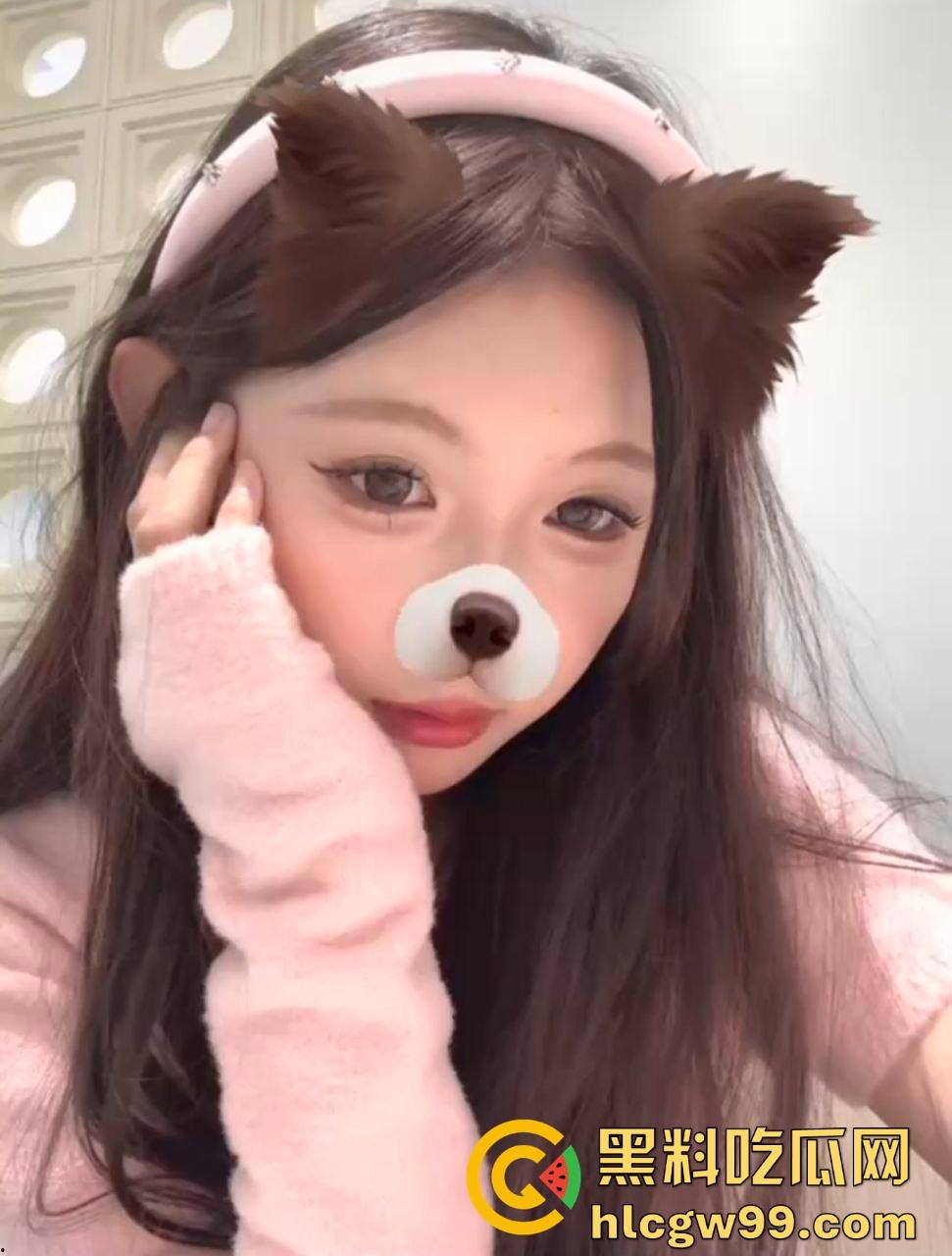 广东粉系JK小萝莉【田晶晶】黑丝大长腿配小皮鞋，男友撕破黑丝中出内射，这种贱狗带套都是对逼得不尊重！-3