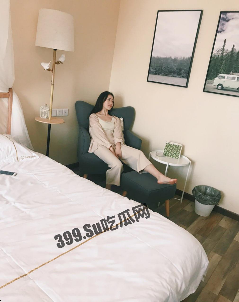 推特 高颜长腿网红 女友潇 啪啪福利甄选 边旅游边爱爱 火车户外浴缸酒店都是战场-5