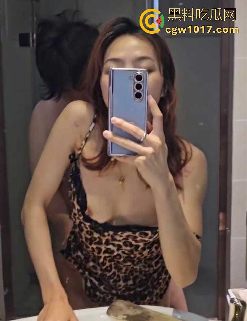 健身房拿下健身搭子短发小少妇【李瑶梦】性瘾骚货喜欢镜前做爱，边交欢边拍自己淫态，全程露脸表情骚极！-5