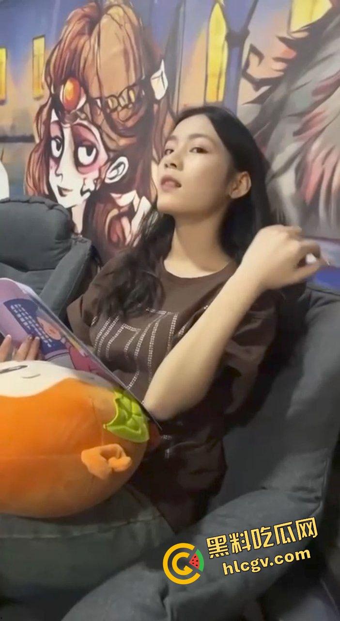 网友独家投稿真实曝光！湖南岳阳00后反差母狗『郑芯甜』与前男友性爱视频遭泄密 骚贱现场即刻呈现！-5