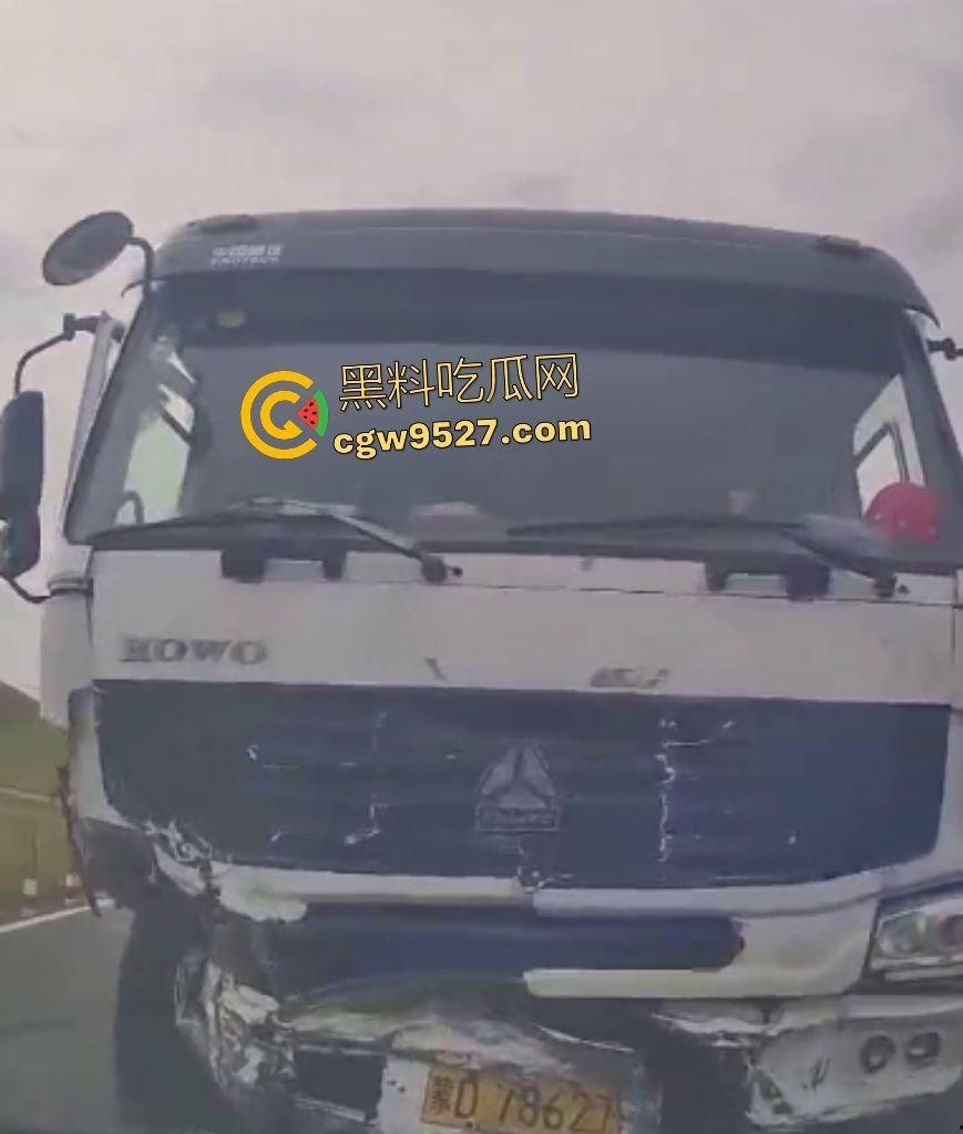 内蒙古赤峰水泥罐车失控狂撞！小米YU7成救命神器，车毁人安车主倒车神速变藤原拓海！-2