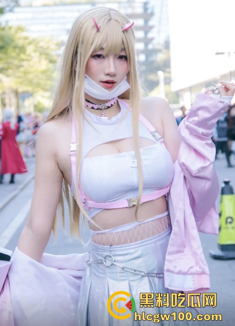 大城市漫展就是狠 不是内场去不起而是外场更有性价比 妹子敢脱不怕冷 锁骨短裙大腿全都露衣服越少越专业！-3