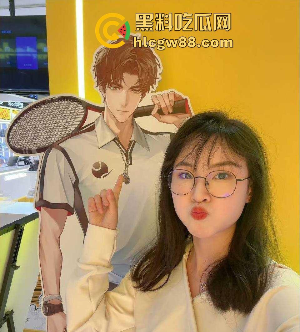 广东工业大学眼镜学生妹【周扬莹】男友相约酒店 情趣睡衣先上阵 男友大量精子往逼里面猛灌的视频曝光！-5