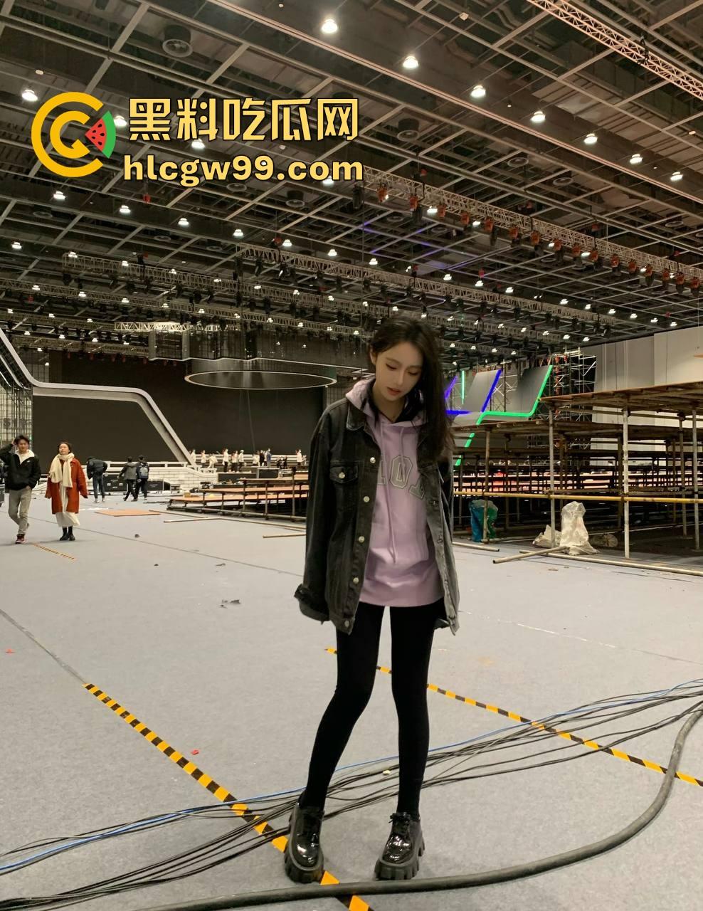 江西上饶线上撕X大战，小三短信嘴炮原配，舌战取胜却被曝光床照，这招不讲武德小三赢嘴炮却输脸面！-6