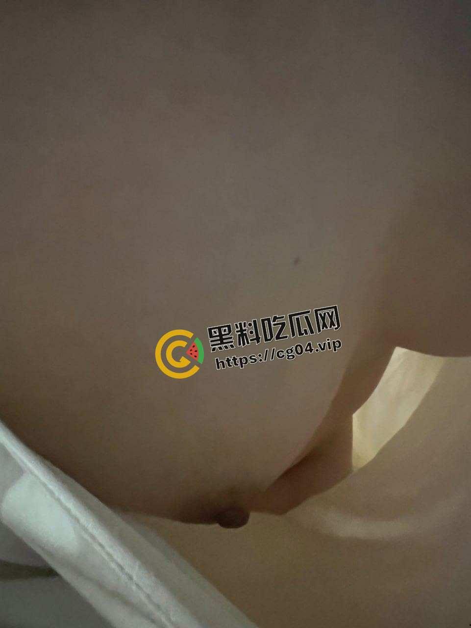 台湾高颜值主播 胡小U IG粉丝七千 私密视频被渣男前男友流出 口爆吞精 蛋糕都做成屌一样的骚货-10