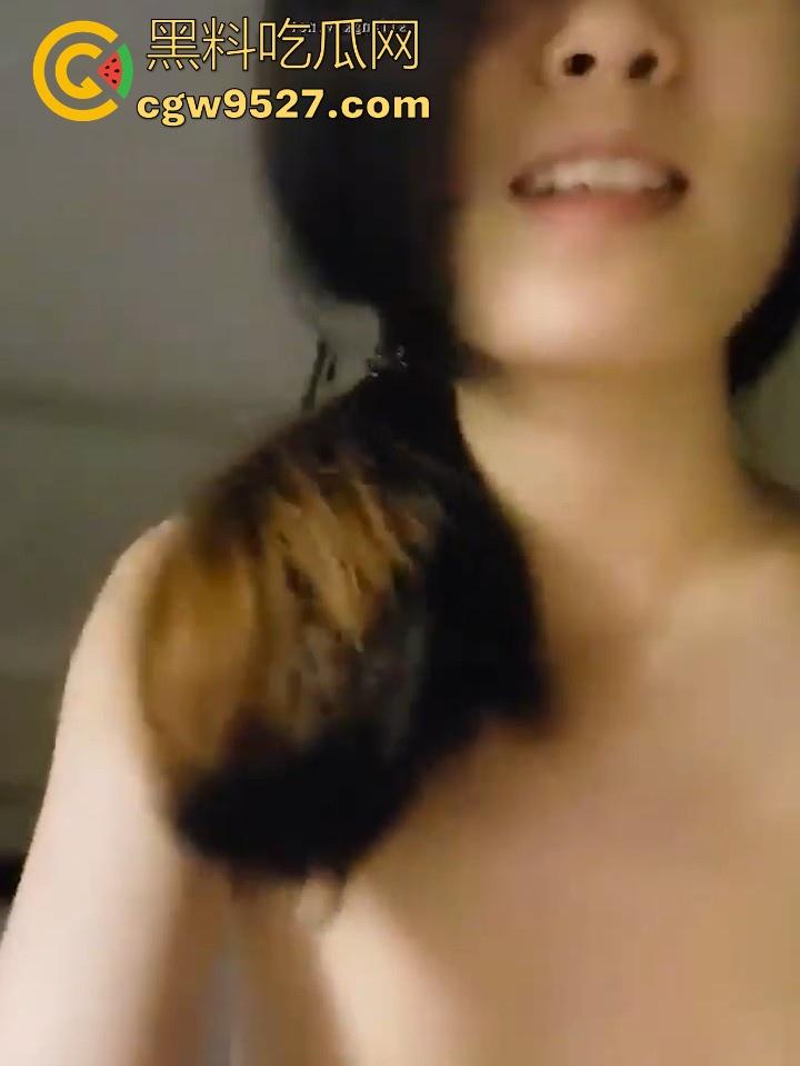 湖北第一附中女教师【杨慧慧】淫乱私生活曝光，白天为人师表，夜晚却偷情炮友，边打电话边和男友做爱！-6