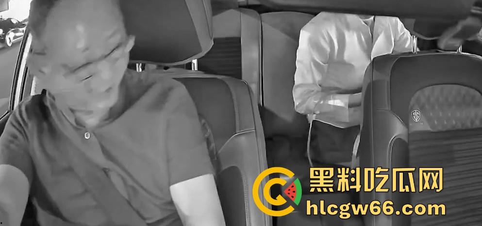 年度最佳网约车宣传大片 气质美女付钱之后 还给司机摸奶撸鸡巴 大哥还意犹未尽！-6