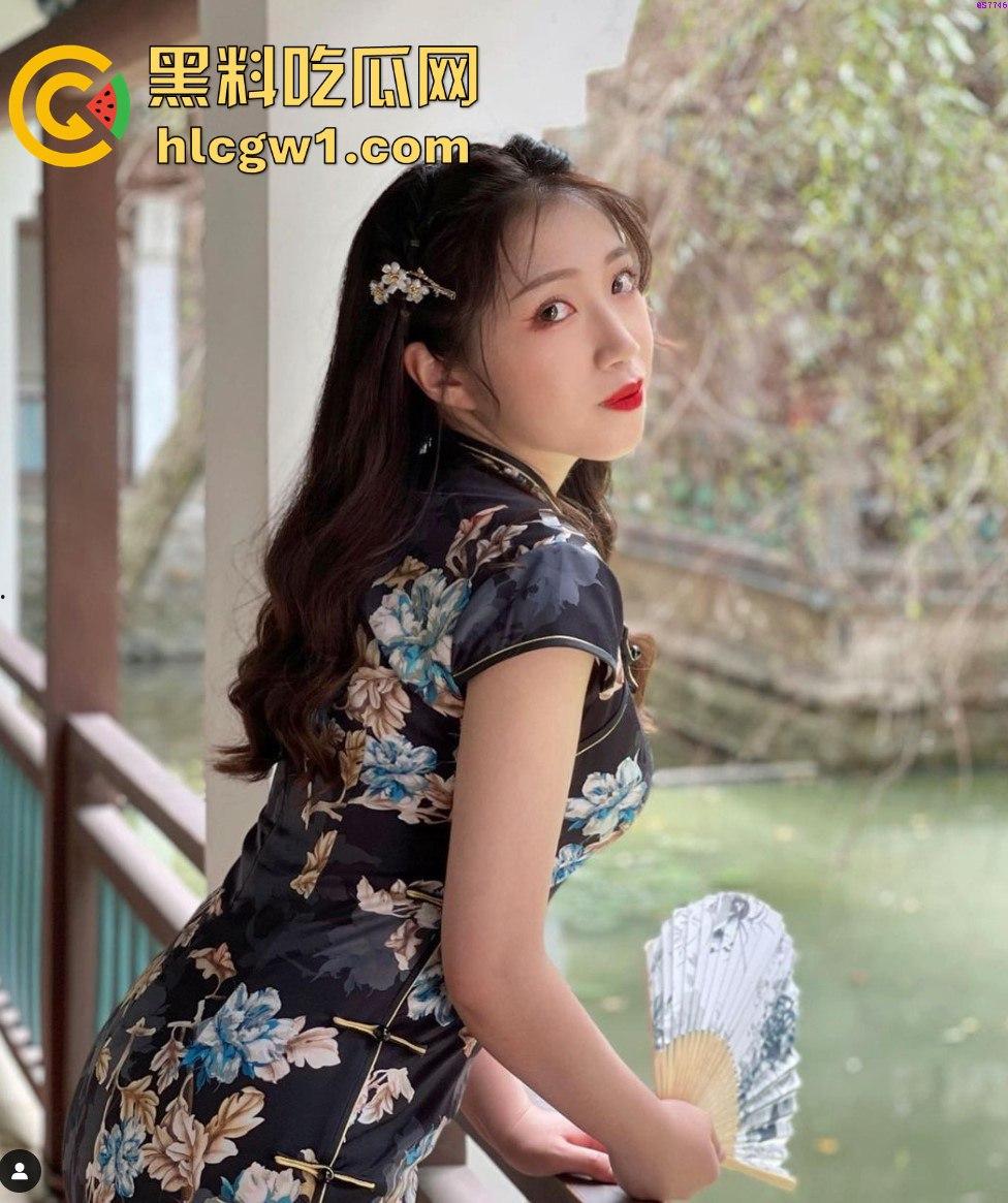 新疆财经大学『林诗曼』周末变身骚贱舔屌奴！逼痒难耐小穴痒得受不了，温泉酒店硬是得插个爽！-9