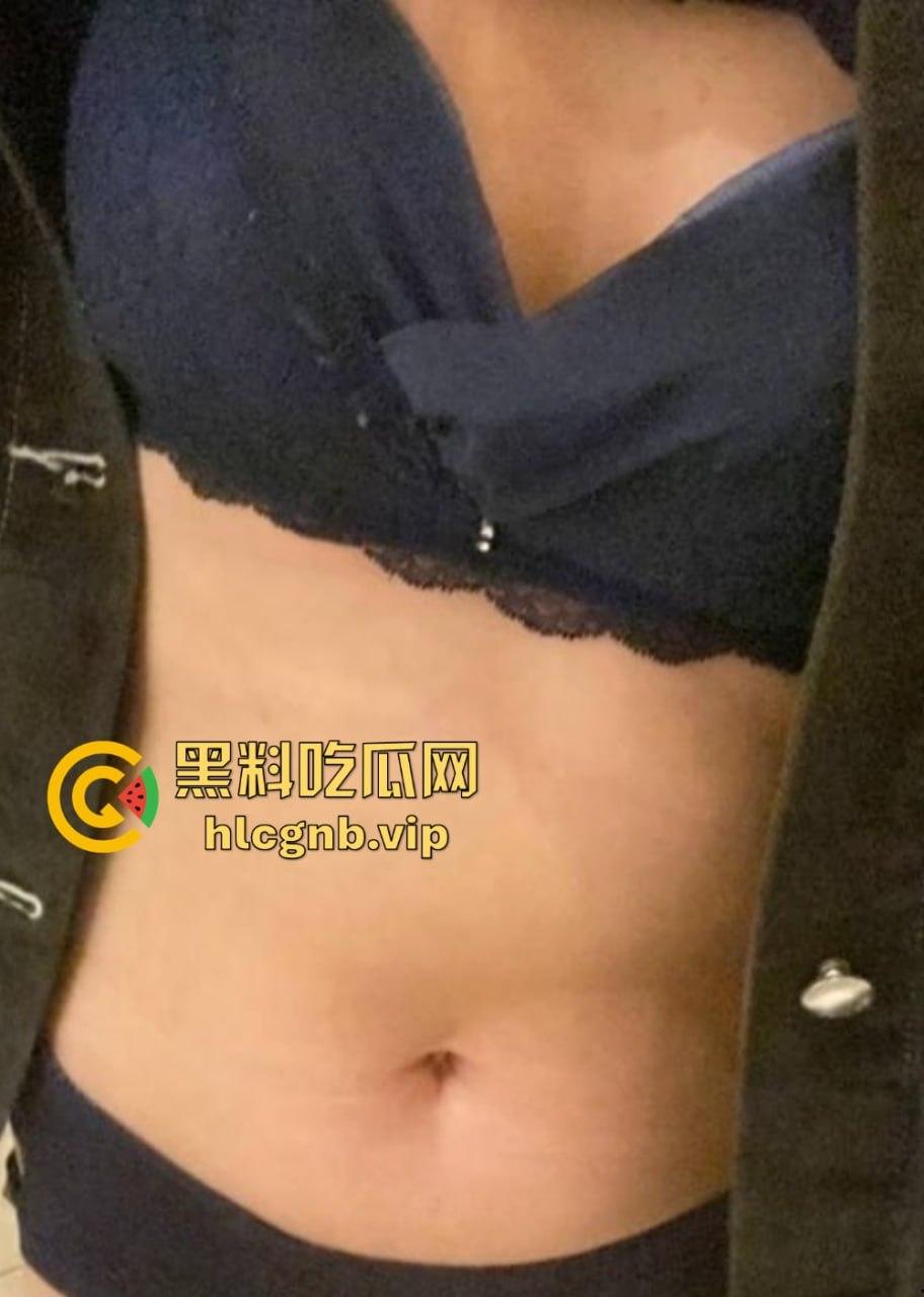 台湾新北少妇『牛如月』洗衣店微胖老板娘自拍卖骚！黑丝OL制服下的极致诱惑！-3