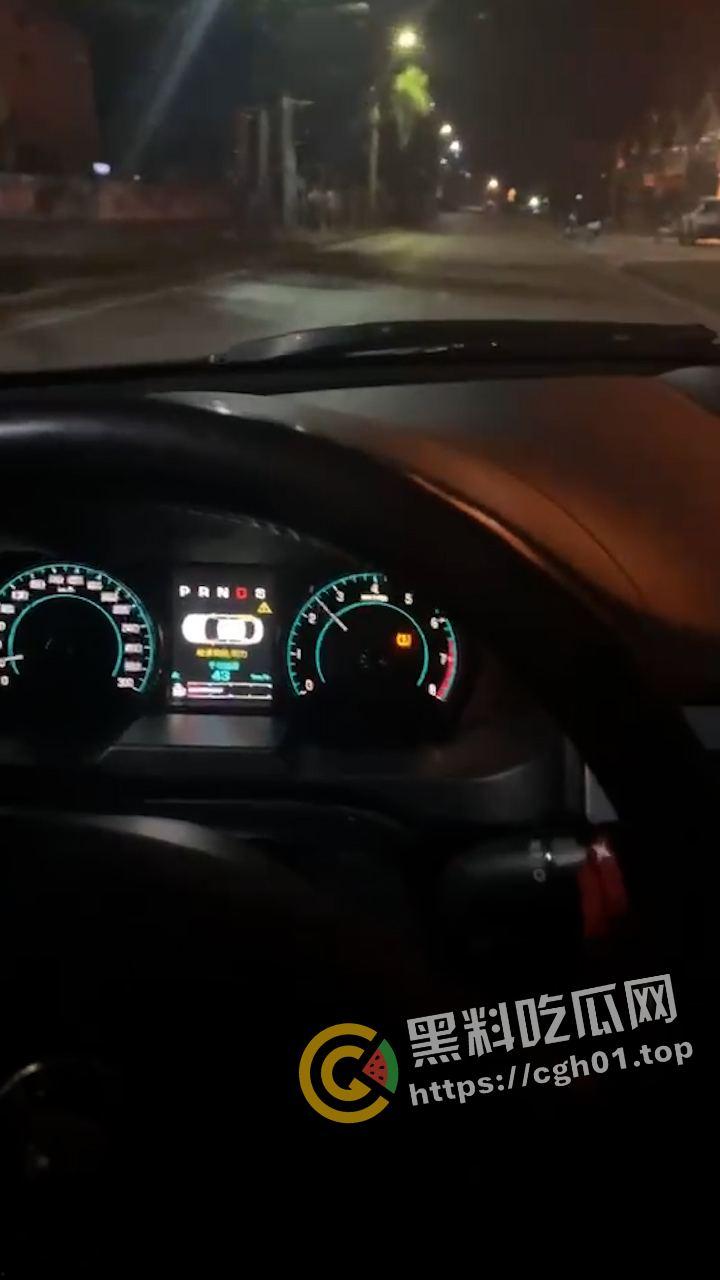 傣族精神小伙开车狂飙 喜提团灭 5人当场死亡 现场画面曝光 尸体叠罗汉-8