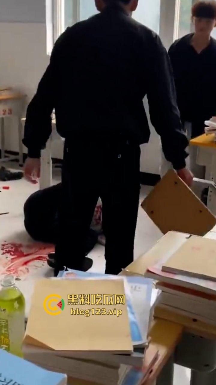 校园阴影！河南鹤壁技师学院暴力血腥打人视频传出  恶魔必须曝光！！！-1