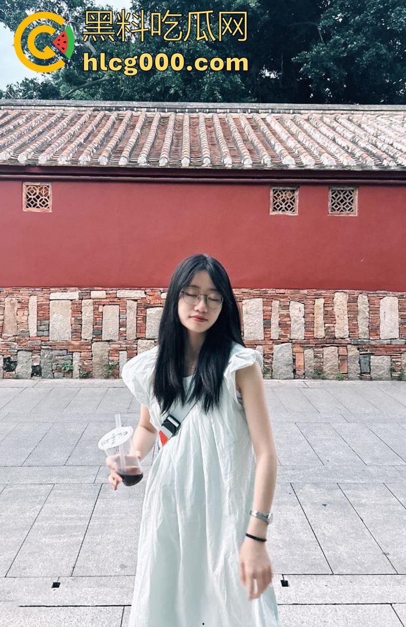 青岛港湾职业技术学院【李琦杉】，表演艺术专业母狗，为了买包和奢侈品，被富哥包养各种调教！-1