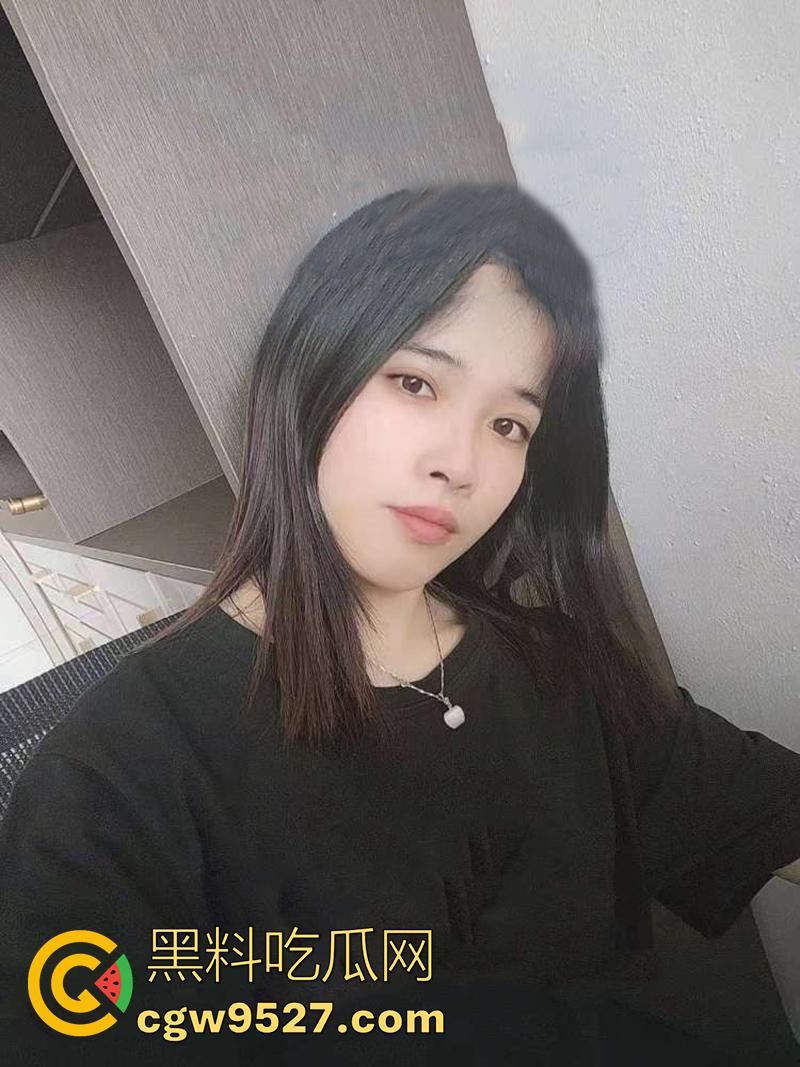 温州万达商城，服装店导购【杨珍玥】，背着男友约炮客人，竟然被渣男曝光，这身材还真是诱人啊！-1