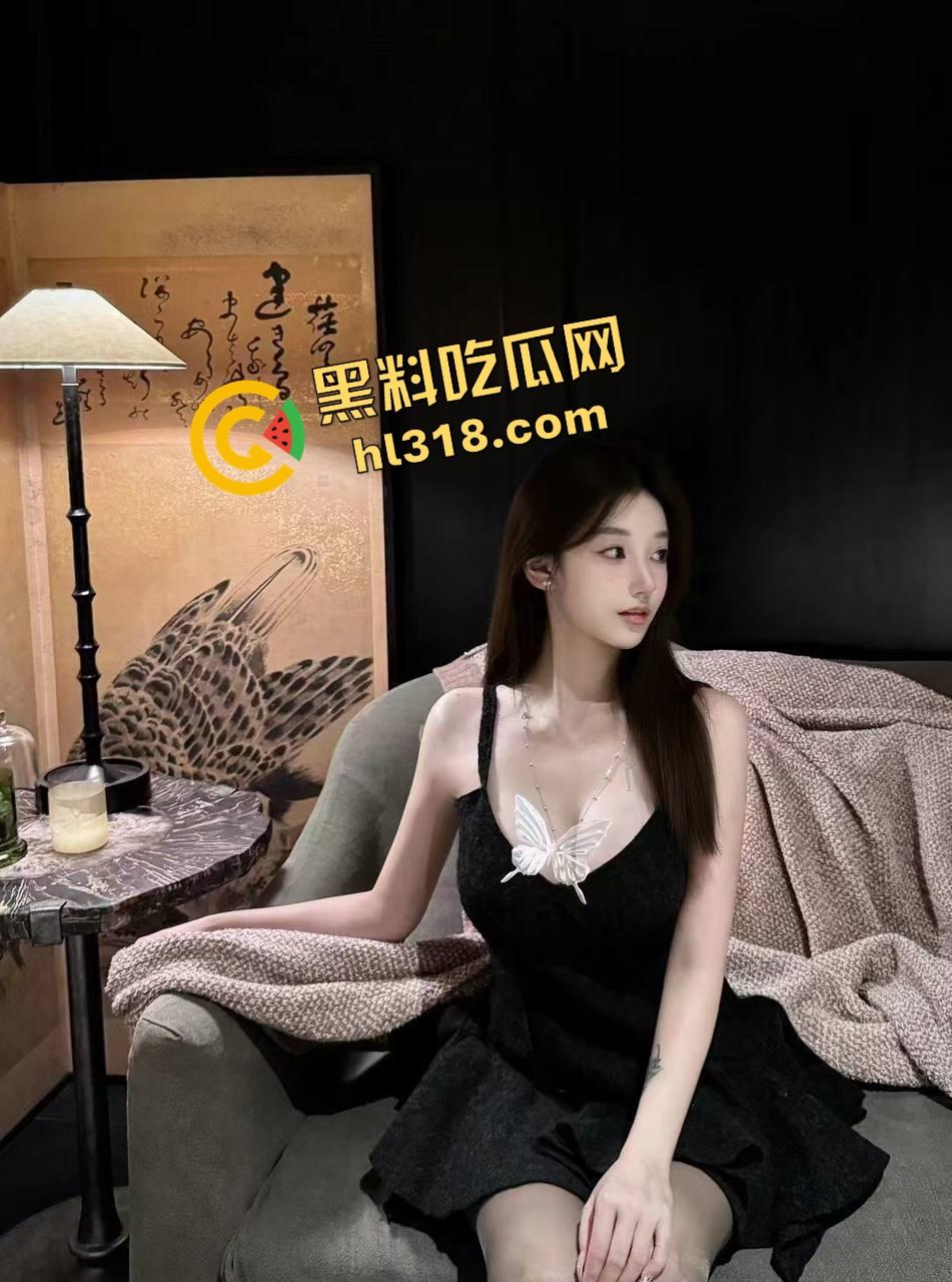 见过颜射秒射盯射没见过顶射，音乐节骚男牛子硬顶妹子屁股摩擦，见过打call没见过顶call！-5